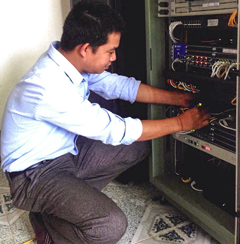 Đấu nối thiết bị tại văn phòng PC Quảng Trị​