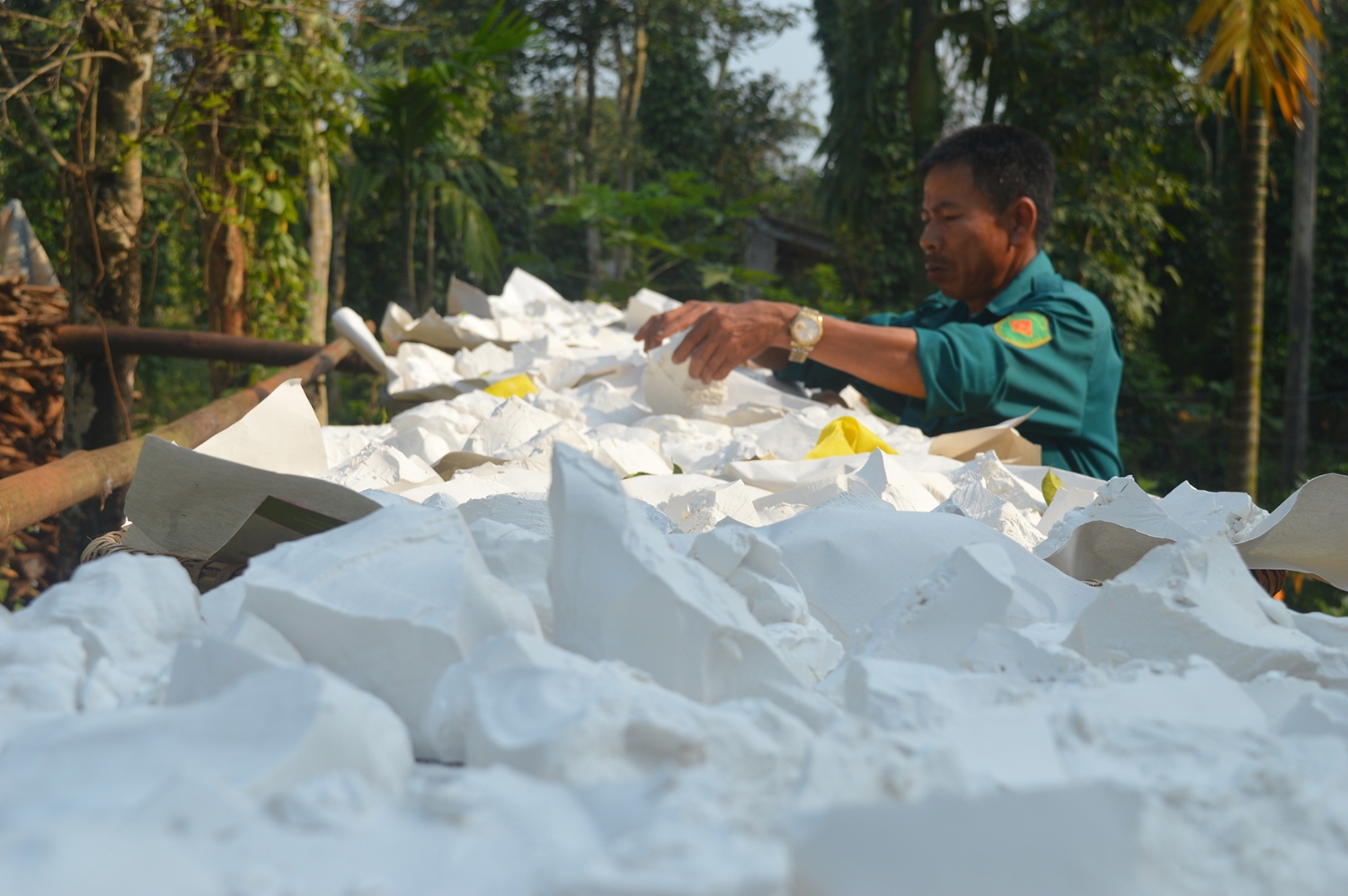 Sản phẩm tinh bột sắn dây của người dân xã Gio Phong​