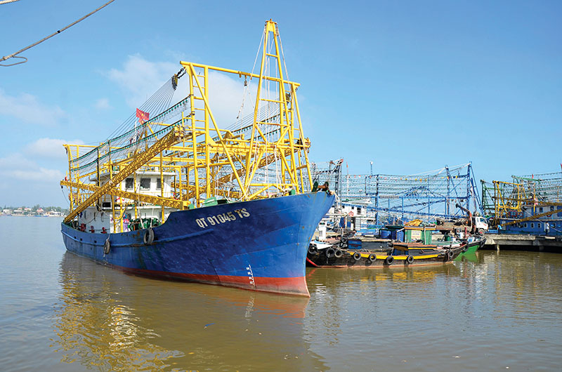 Những con tàu vỏ thép công suất lớn góp phần giúp ngư dân vươn khơi, bám biển​