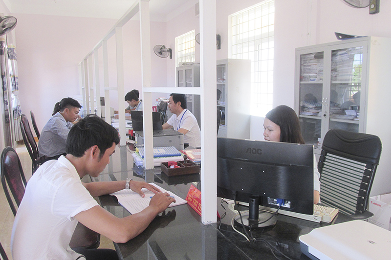 Nâng cao chất lượng phục vụ của cán bộ, công chức đối với người dân, doanh nghiệp khi đến giải quyết các thủ tục hành chính​