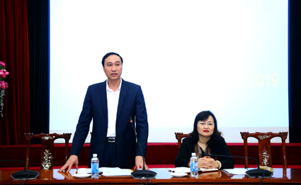 Ông Phùng Khánh Tài, Phó Chủ tịch UBTƯ MTTQ Việt Nam, Chủ tịch Công đoàn cơ quan Trung ương MTTQ Việt Nam, Trưởng khối thi đua II phát biểu tại Hội nghị