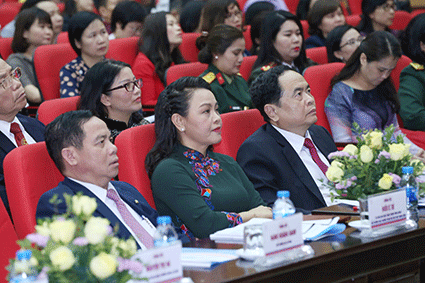 Đại biểu tham dự Lễ trao giải thưởng Kovalevskaia năm 2018 và giao lưu giữa các nhà khoa học với nữ sinh viên