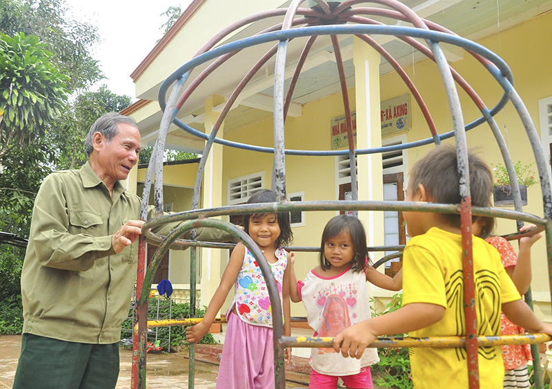 Cựu chiến binh Côn Hy tình nguyện hiến đất để xây dựng trường học