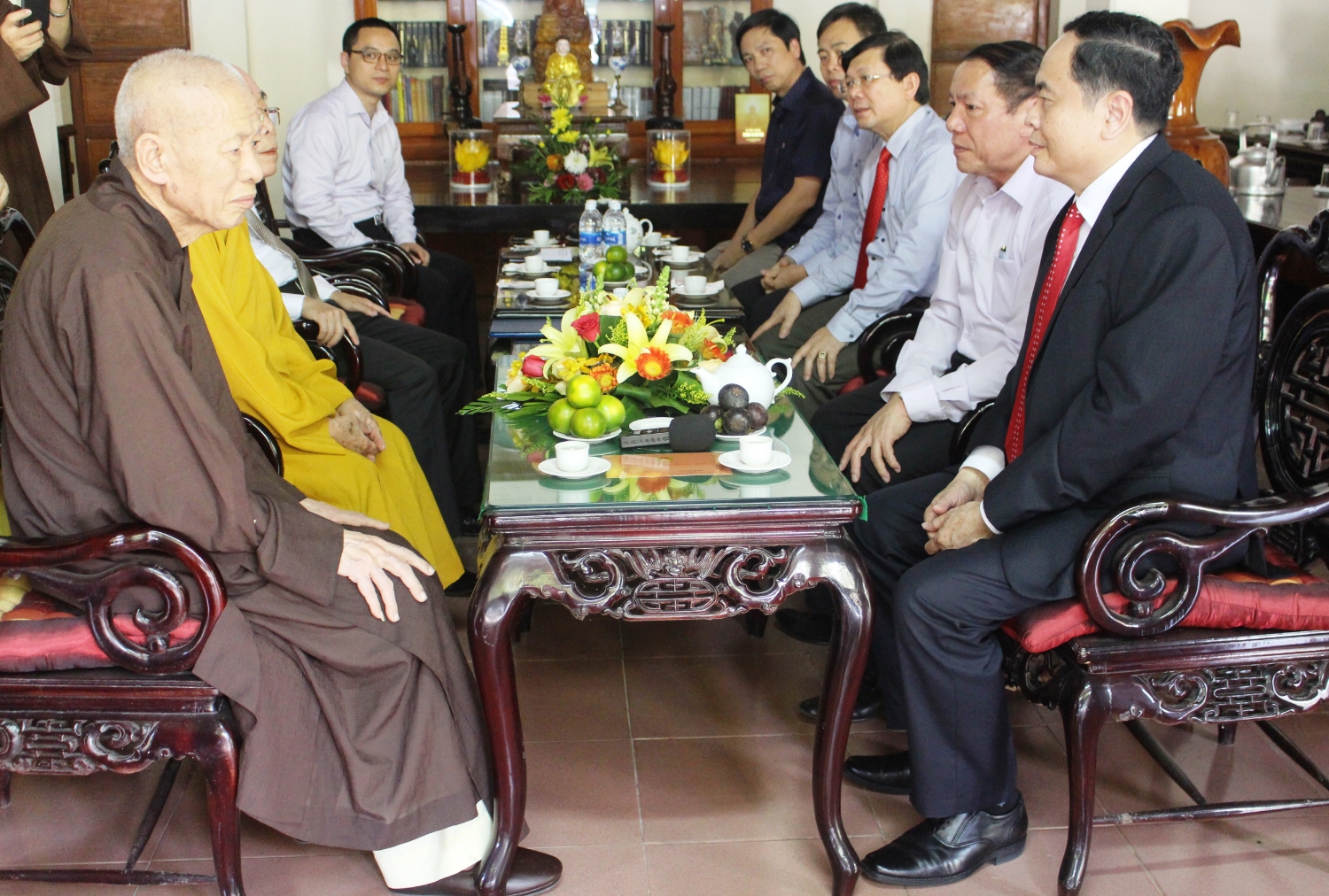 Đoàn công tác Ủy ban Trung ương MTTQ Việt Nam thăm hỏi, chúc sức khỏe Hòa thượng Thích Trí Hải và tăng, ni, phật tử Quảng Trị tại Tổ đình Sắc Tứ Tịnh Quang