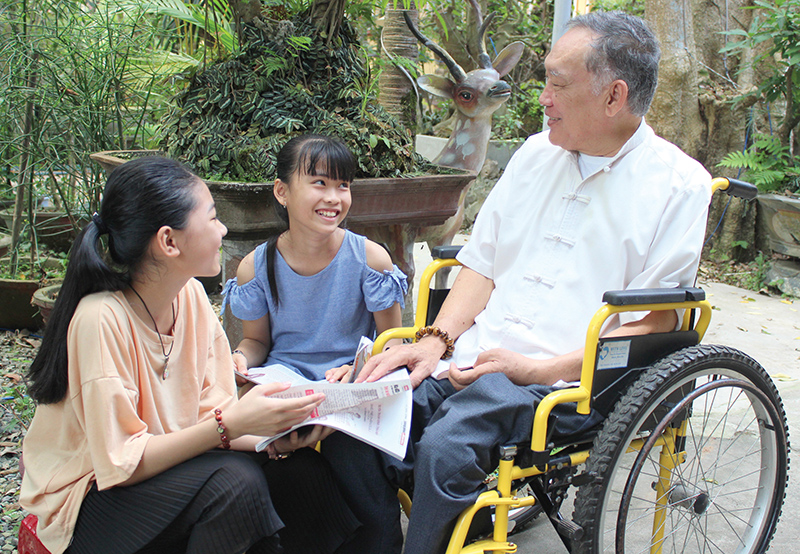 Linh mục Lê Quang Quý thường nhắc nhở thế hệ trẻ ở xứ Trí Bưu phải sống “tốt đời, đẹp đạo”, “kính Chúa, yêu nước”