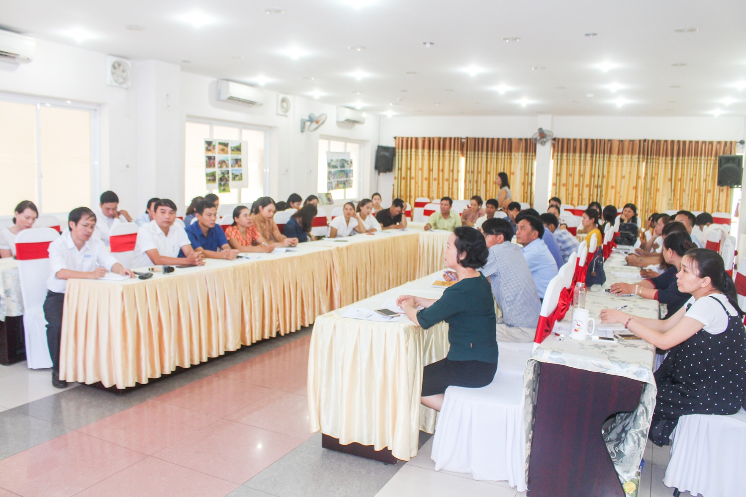 Các đại biểu thảo luận, trao đổi các giải pháp nhằm duy trì và nhân rộng các mô hình sản xuất mang lại hiệu quả cao​