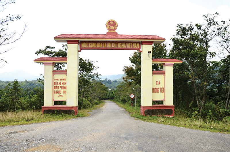 Đường vào xã Hướng Việt hôm nay. Ảnh: LA