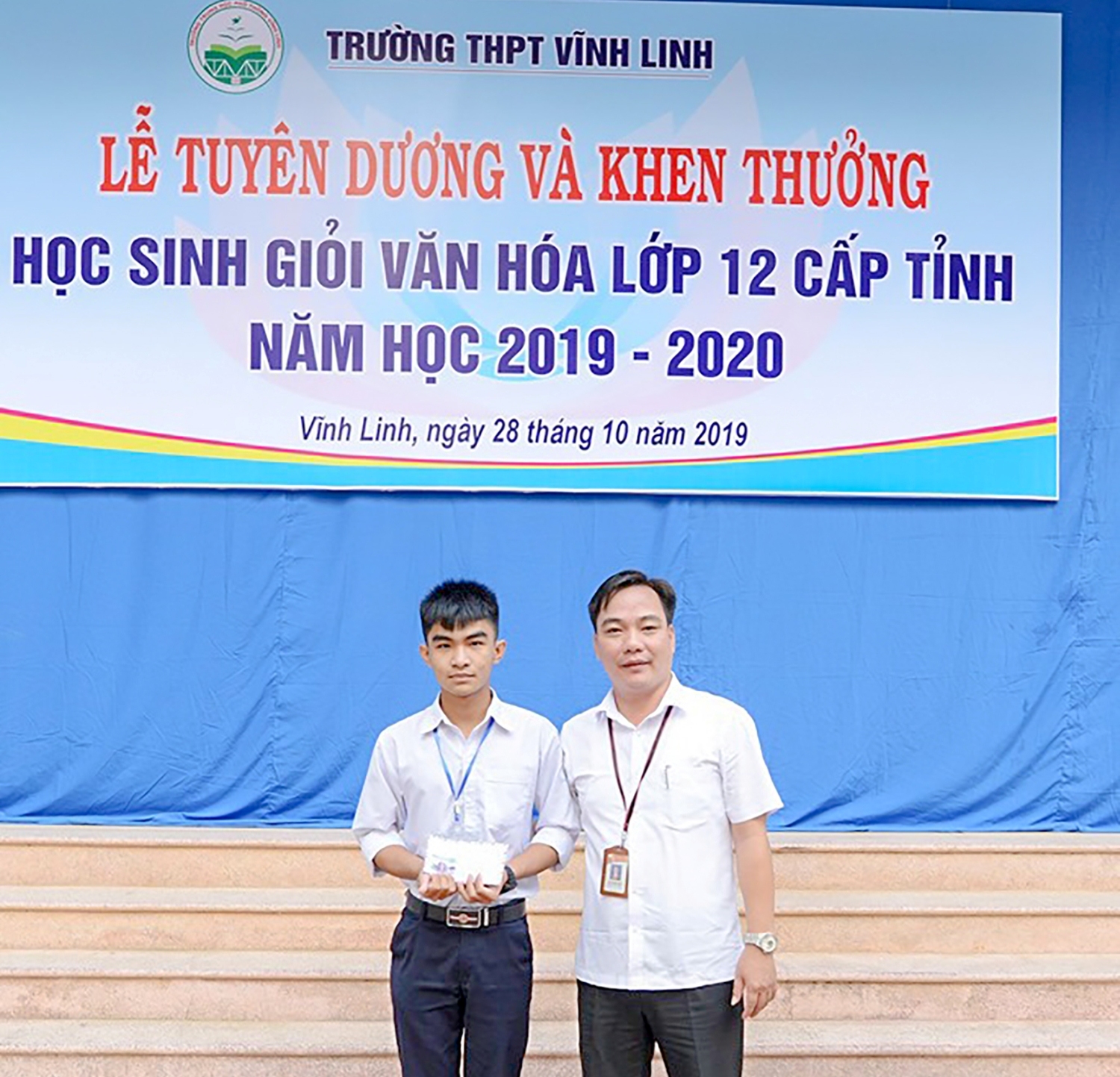Em Nguyễn Đức Hoài là một học sinh giỏi toàn diện của Trường THPT Vĩnh Linh​