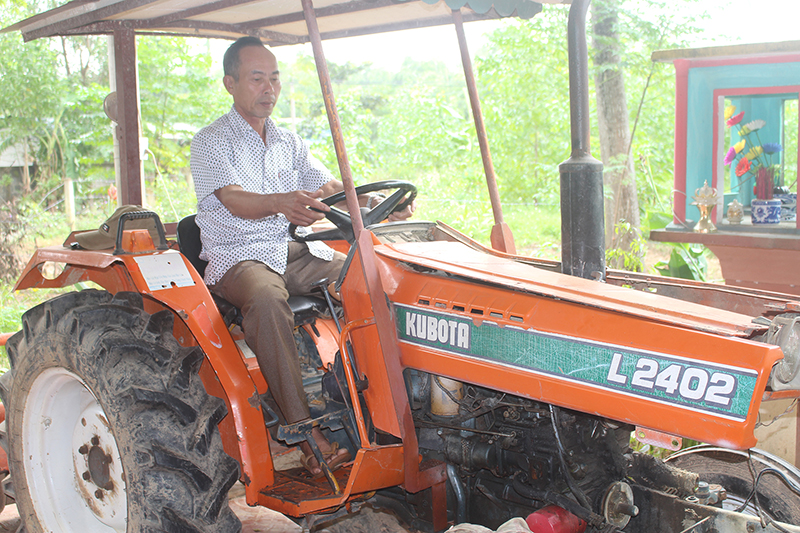 Gia đình ông Nguyễn Cử sở hữu 3 chiếc máy chuyên phục vụ vận chuyển, làm đất nông nghiệp cho người dân trong thôn và nhiều xã lân cận​