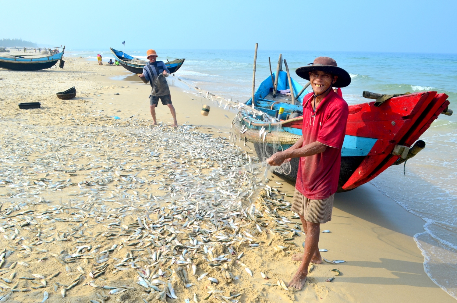 Ngư dân Gio Linh trở về từ chuyến biển đánh bắt gần bờ​