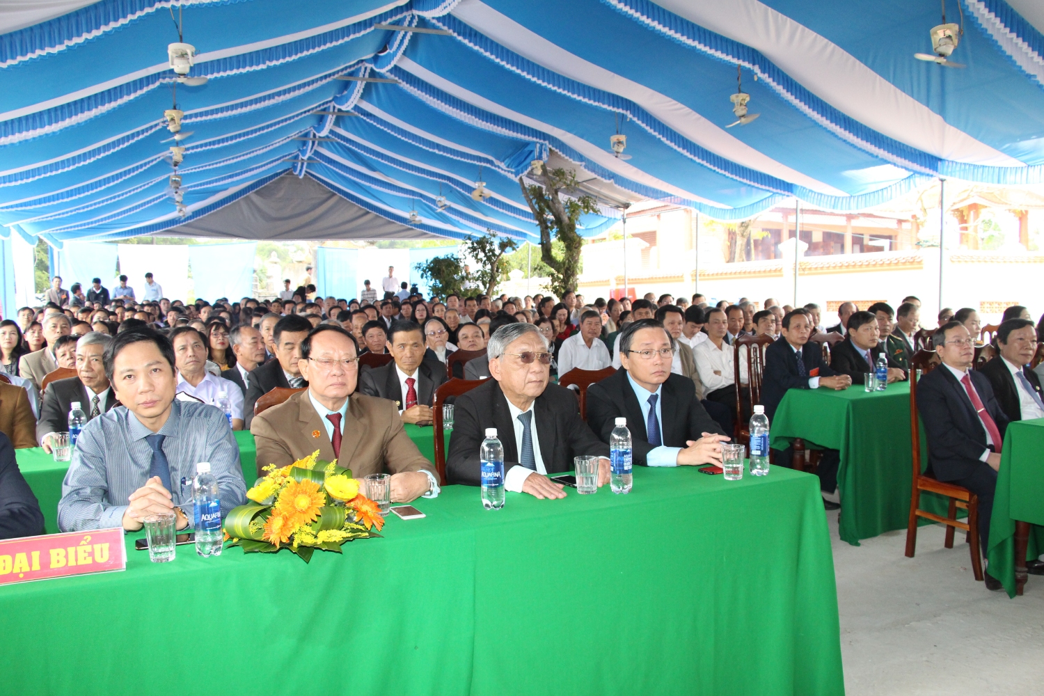 Lãnh đạo tỉnh tham dự lễ khánh thành Khu tưởng niệm Bà mẹ Việt Nam anh hùng tại xã Hải Thượng- Ảnh: Thành Dũng