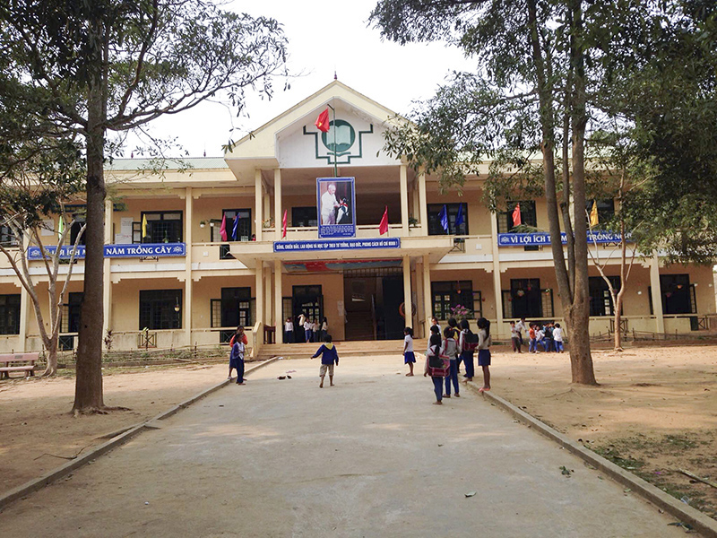 Hệ thống trường học ở xã Hướng Lộc đã được xây dựng khang trang. Ảnh: NĐP