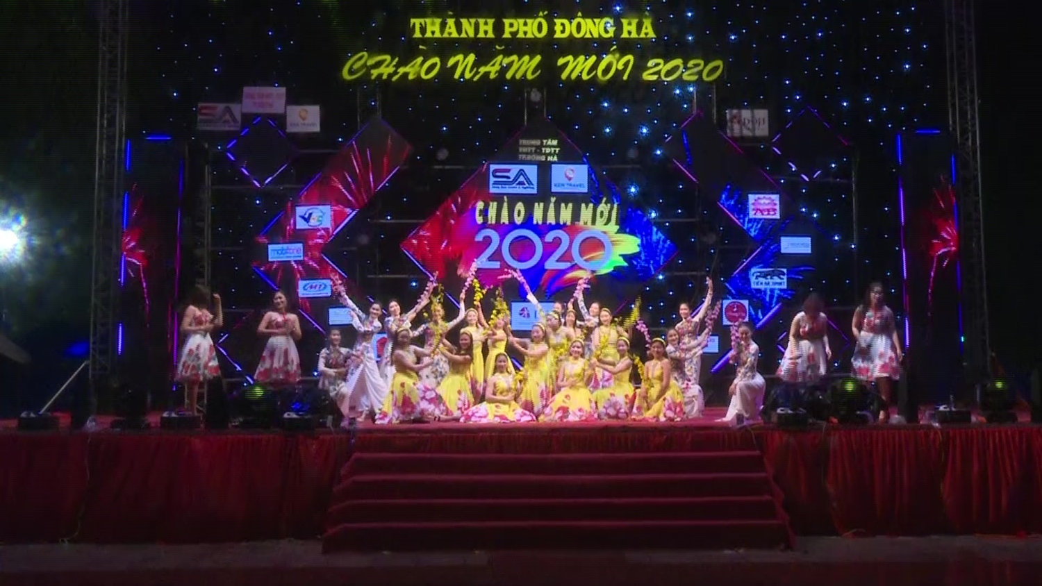 Chương trình nghệ thuật “Xuân và Tuổi trẻ”  được dàn dựng công phu, chuyên nghiệp- Ảnh: Đ.T