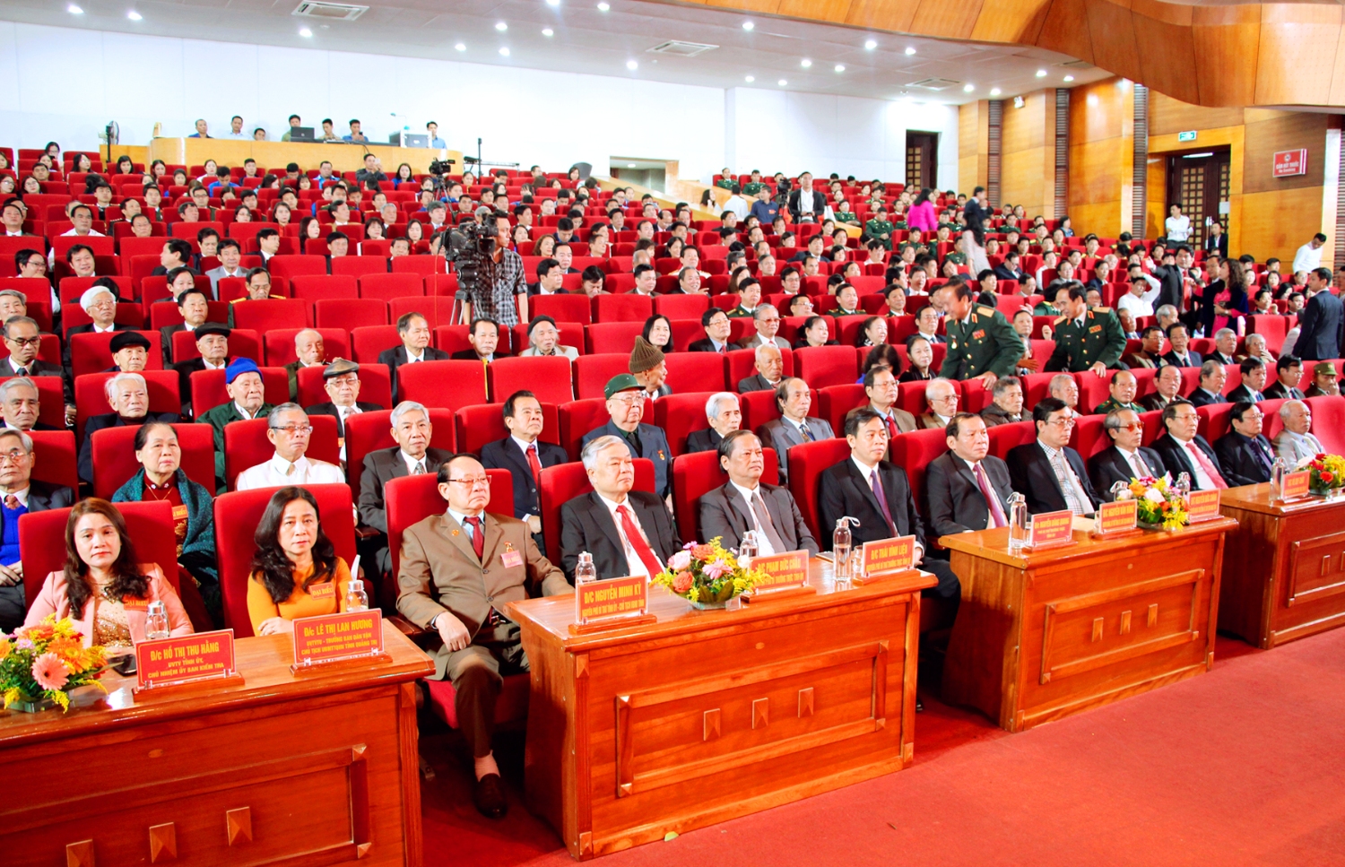 Lãnh đạo tỉnh tham dự lễ kỉ niệm 90 năm  thành lập Đảng Cộng Sản Việt Nam- Ảnh: Thành Dũng