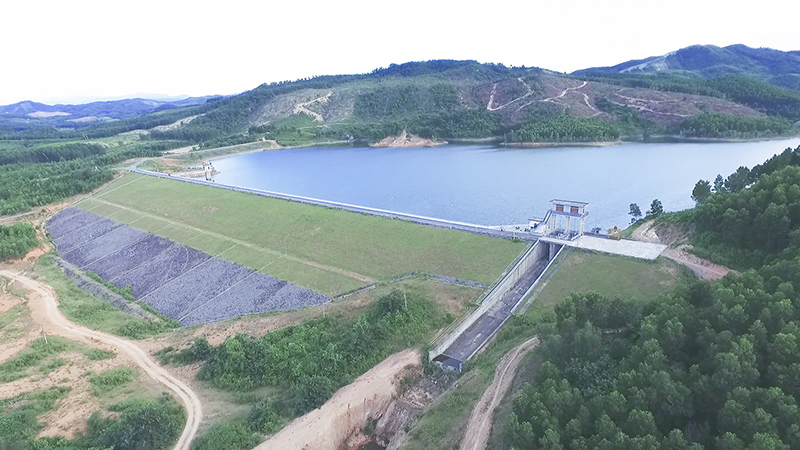 Công trình thủy lợi Đá Mài - Tân Kim góp phần thúc đẩy sản xuất nông nghiệp xã Cam Tuyền phát triển. Ảnh: TH