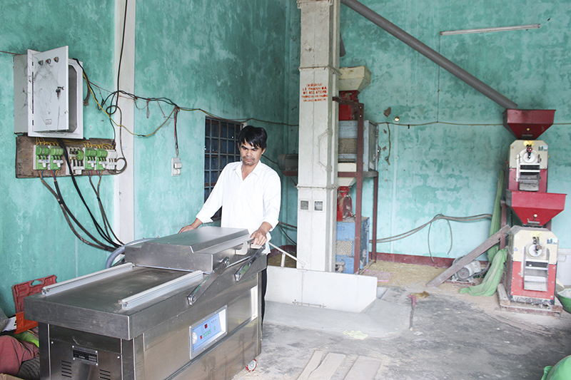 Hệ thống máy móc phục vụ sản xuất của HTX nông nghiệp Cam An cơ bản đáp ứng được yêu cầu. Ảnh: TT