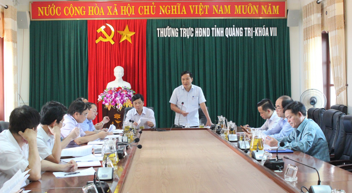 Phó Chủ tịch Thường trực HĐND tỉnh Lê Quang Chiến phát biểu kết luận tại cuộc họp - Ảnh: K.S