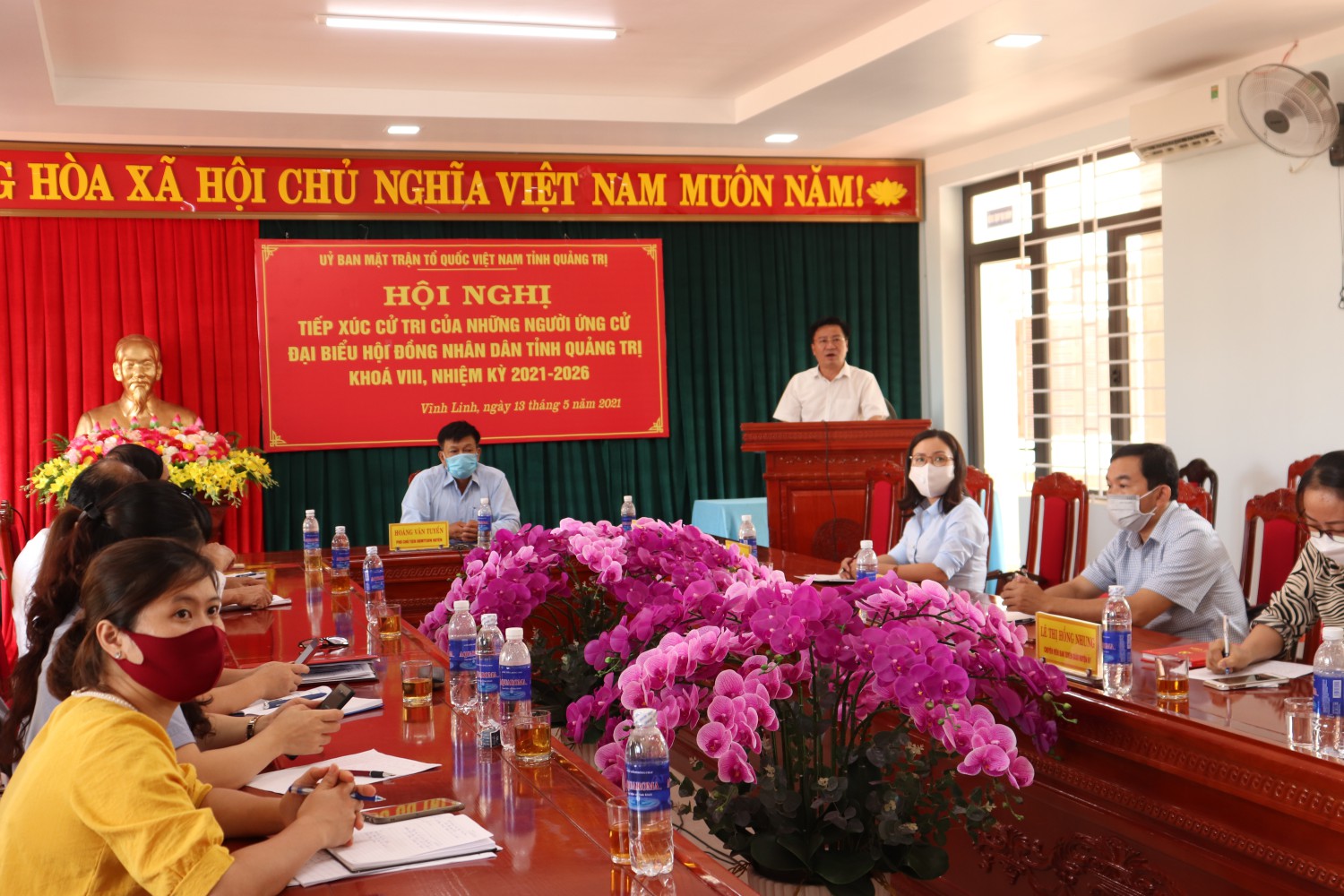 Tiếp xúc cử tri theo hình thức trực tuyến của Đơn vị bầu cử số 2 tại huyện Vĩnh Linh - Ảnh: T.P