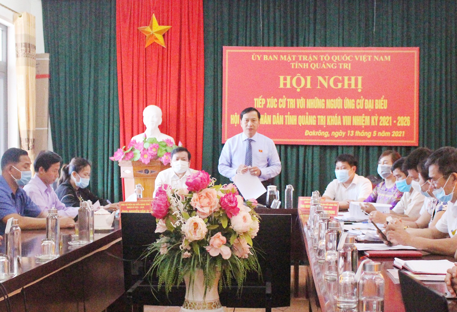 Các ứng cử viên đại biểu HĐND tỉnh tiếp xúc cử tri, vận động bầu cử trực tuyến tại huyện Đakrông