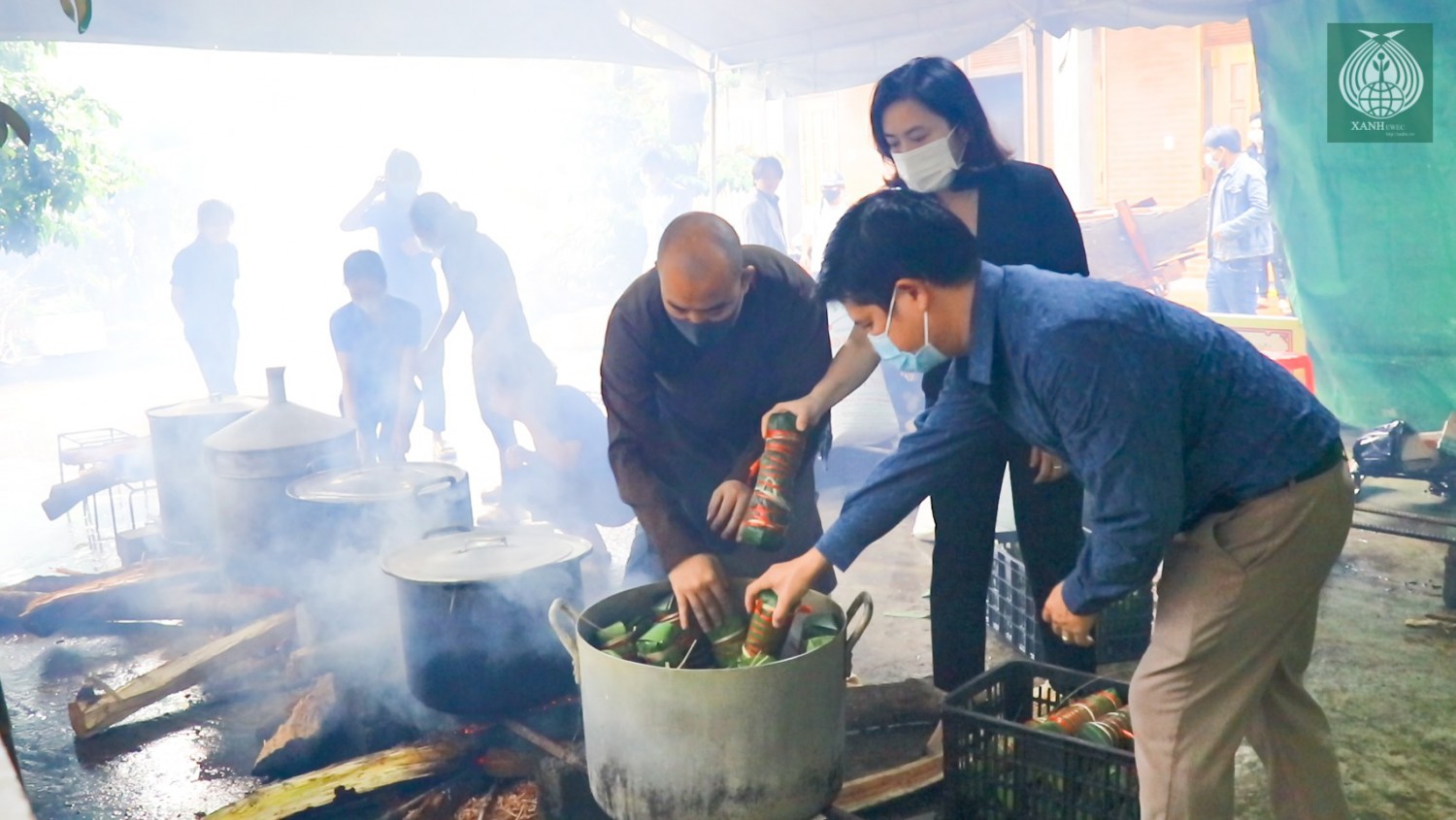 Hơn 1.000 ‘bánh tét yêu thương’ chia sẻ khó khăn cùng người dân miền Nam