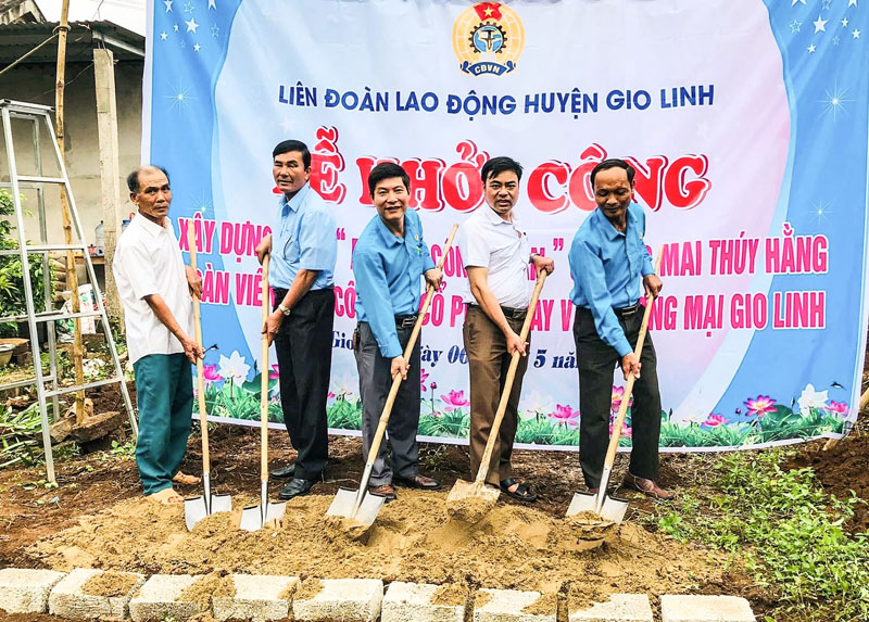 Liên đoàn Lao động huyện Gio Linh khởi công “Mái ấm công đoàn” cho đoàn viên gặp khó khăn về nhà ở - Ảnh: M.Đ