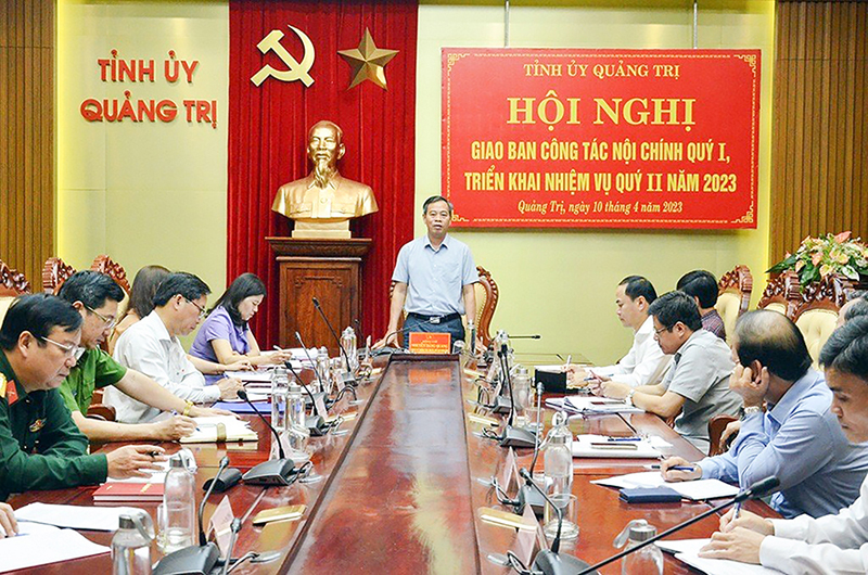 114d4061735t6403l7 anh giao ban nc quy