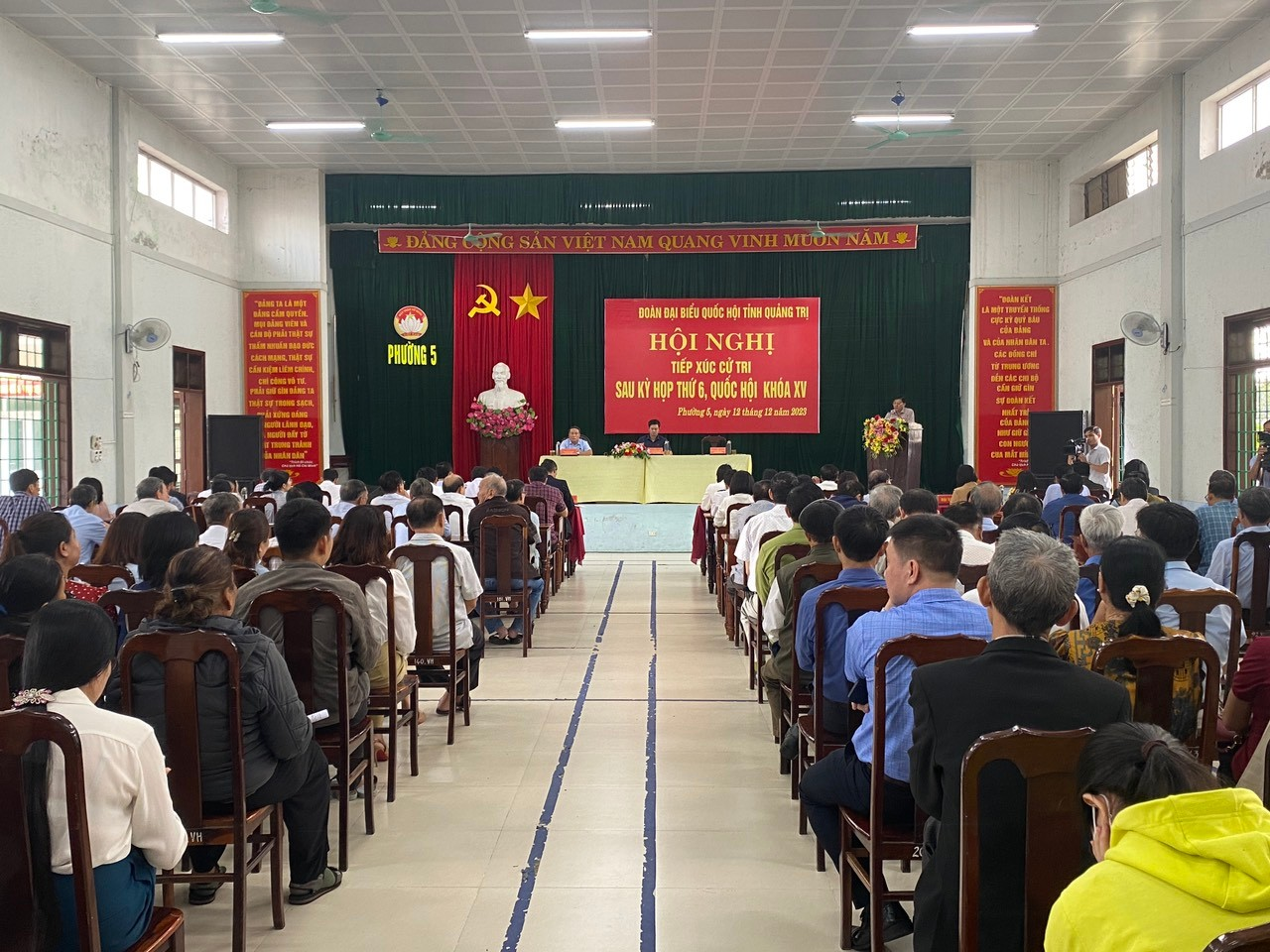 Đông đảo cử tri tham dự Hội nghị TXCT