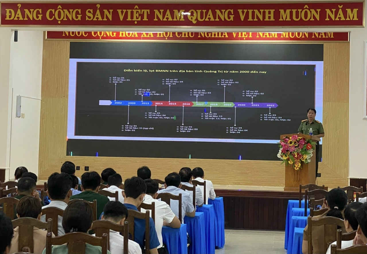 Công an tỉnh tổ chức tập huấn công tác bảo vệ bí mật Nhà nước và bảo đảm an ninh mạng cho cán bộ, công chức tại huyện Hướng Hóa -Ảnh: K.H