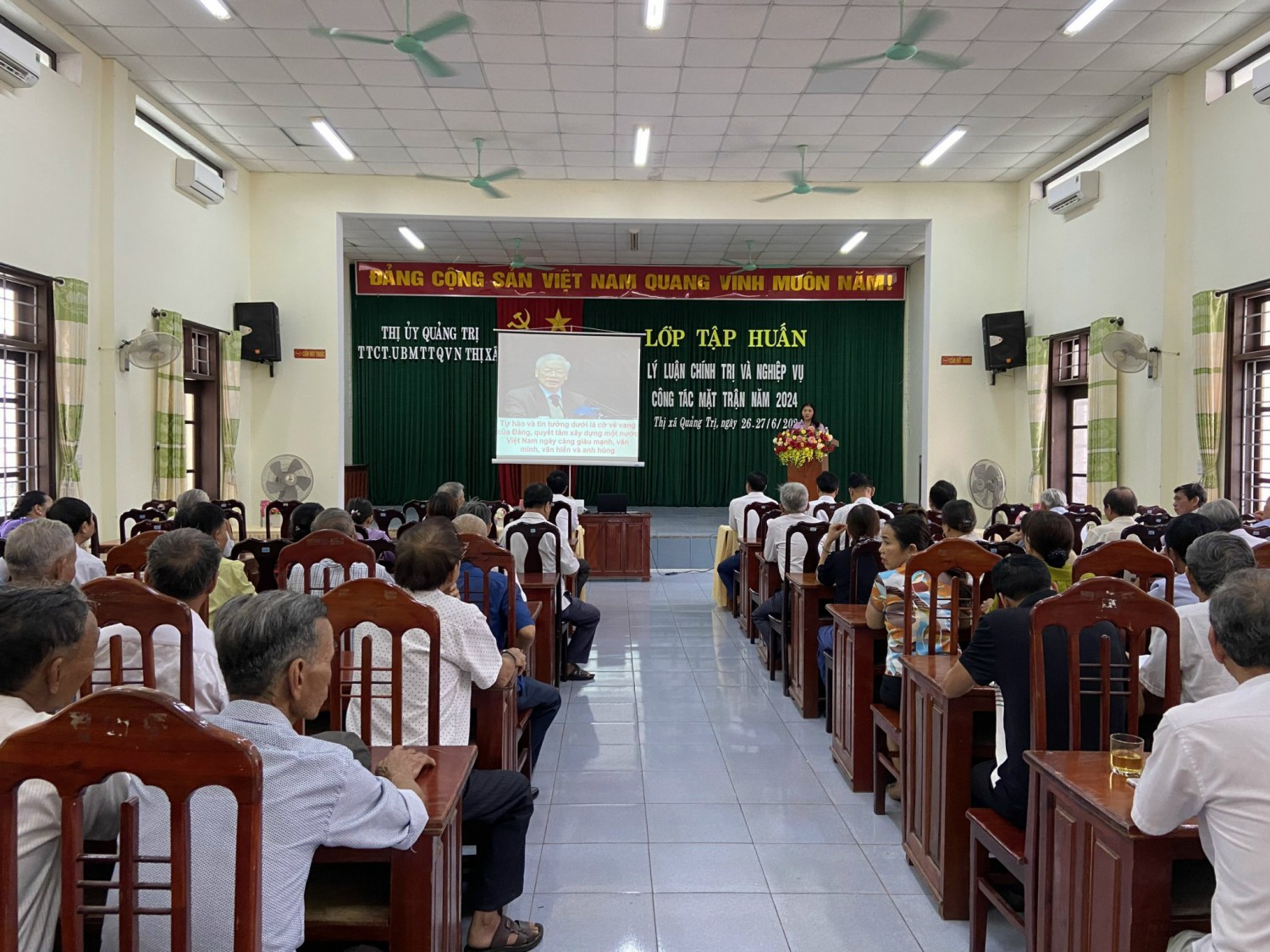 Uỷ ban MTTQ Việt Nam thị xã tập huấn lý luận chính trị và nghiệp vụ công tác Mặt trận năm 2024. Ảnh TK