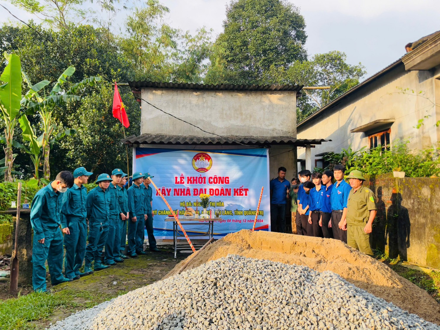 doan vien thanh nien va dan quan ho tro xay dung nha dai doan ket tai xa hai chanh