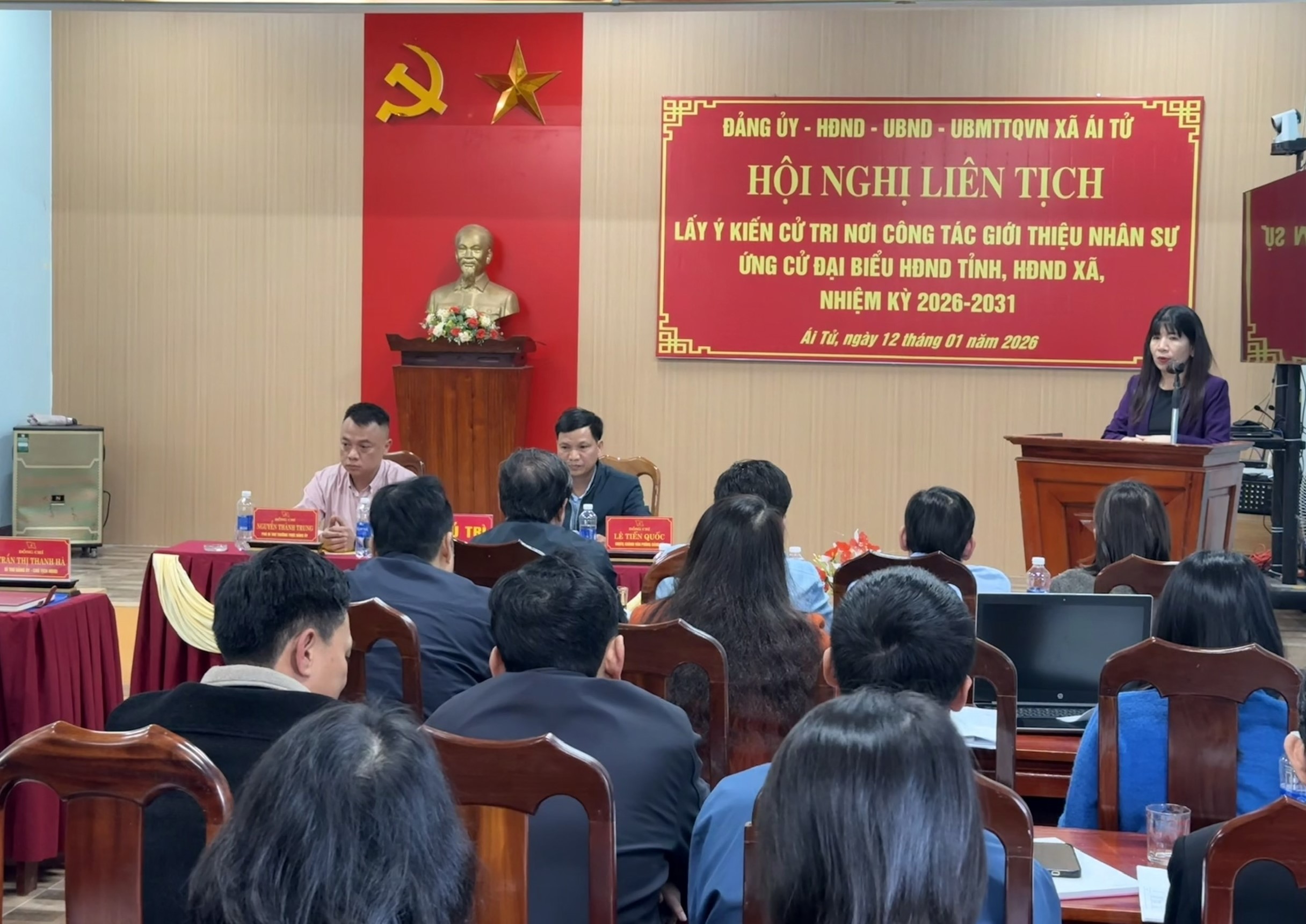 Đồng chí Trần Thị Thanh Hà - Bí thư Đảng ủy, Chủ tịch HĐND xã, Trưởng Ban Chỉ đạo bầu cử xã phát biểu chỉ đạo hội nghị