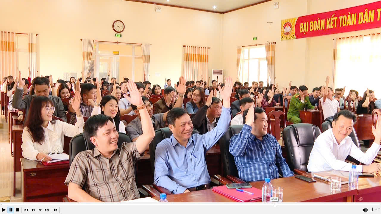 Hộin nghị Biểu quyết thống nhất danh sách dự kiến giới thiệu ứng cử đại biểu HĐND xã Quảng Trạch Trạch khóa II, nhiệm kỳ 2026 – 2031