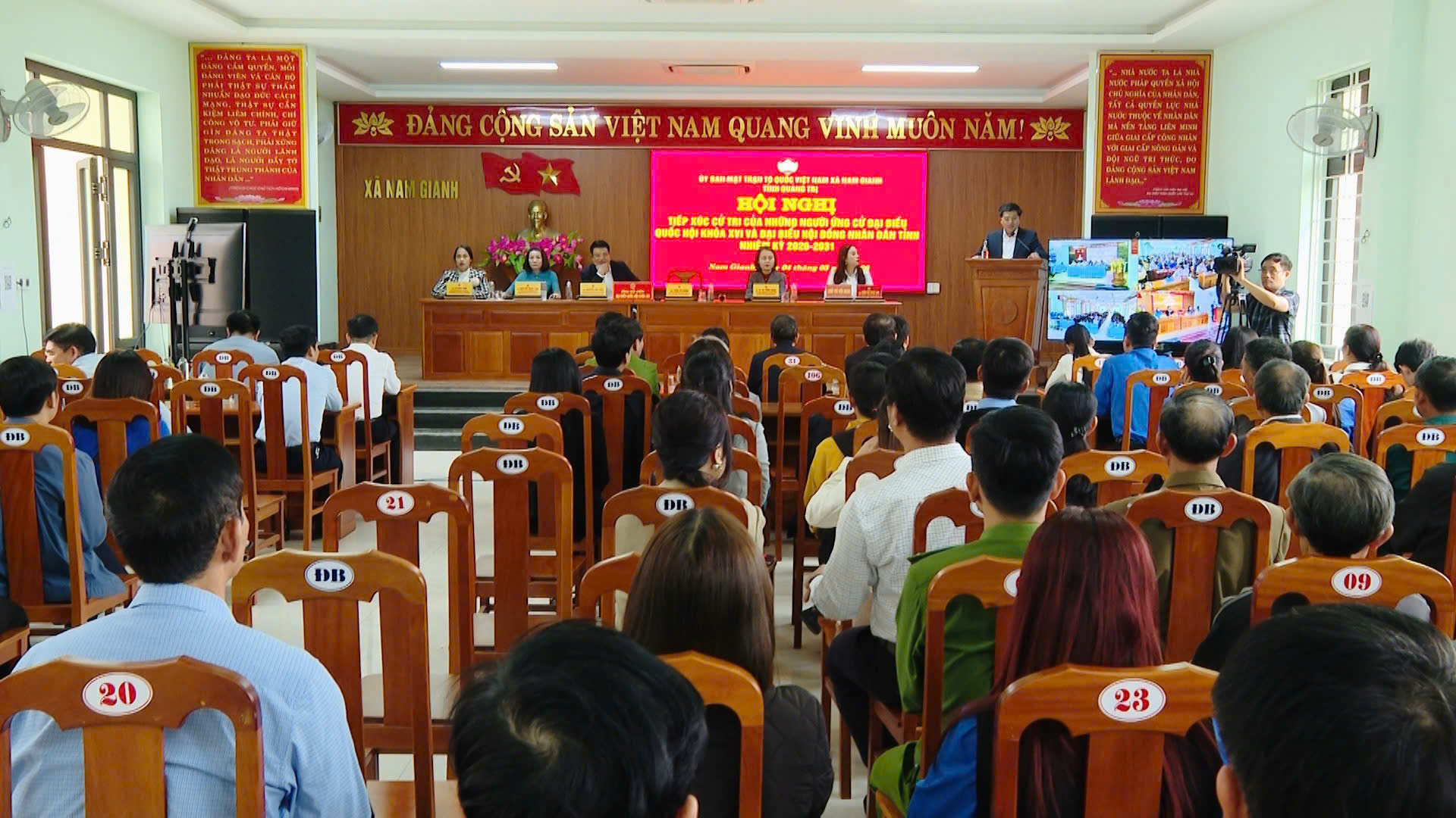 Toàn cảnh Hội nghị TXCT taị xã Nam Gianh