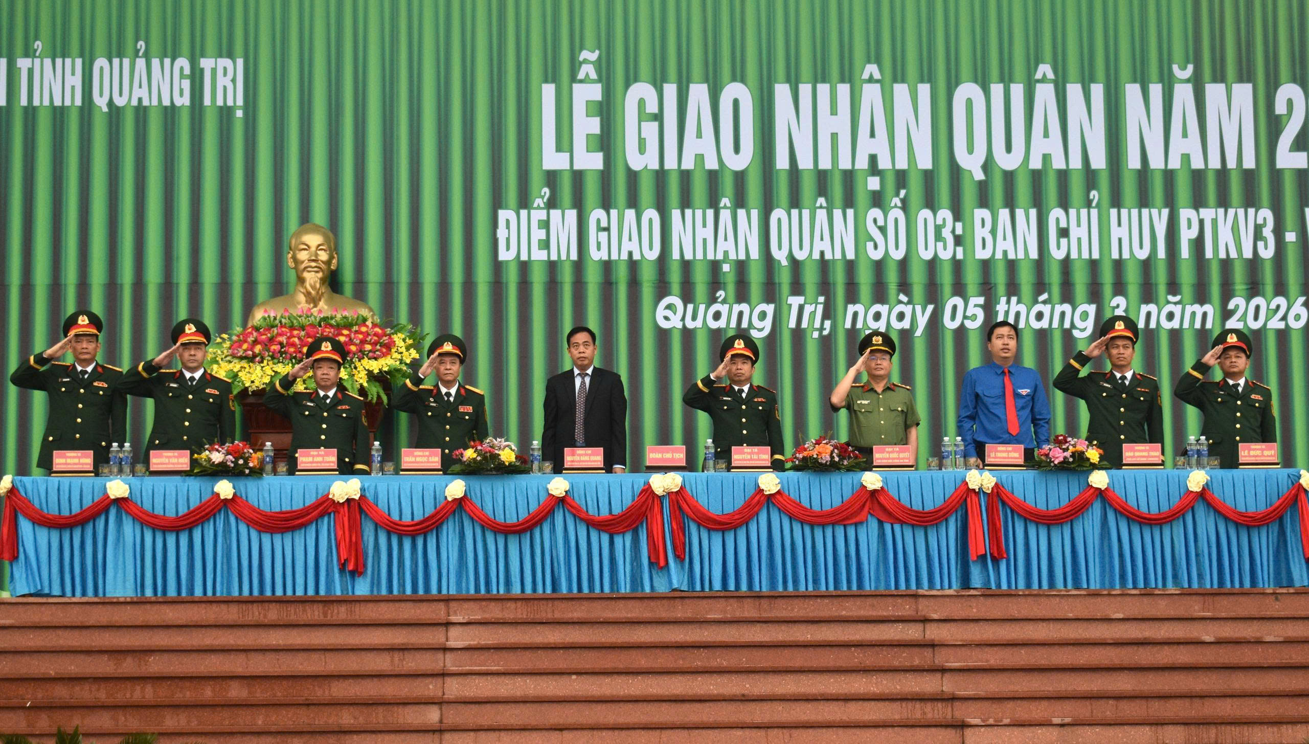 Các đại biểu tham dự Lễ giao nhận quân năm 2026