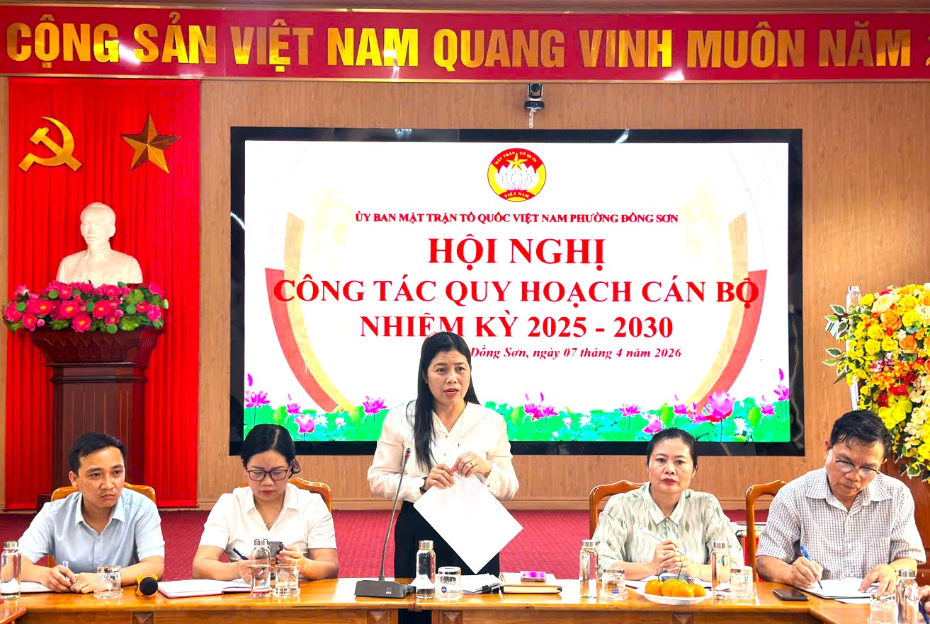 Chủ trì Hội nghị