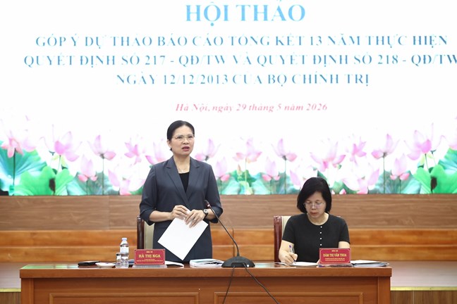 Bà Hà Thị Nga, Phó Chủ tịch - Tổng Thư ký Ủy ban Trung ương MTTQ Việt Nam phát biểu kết luận Hội thảo