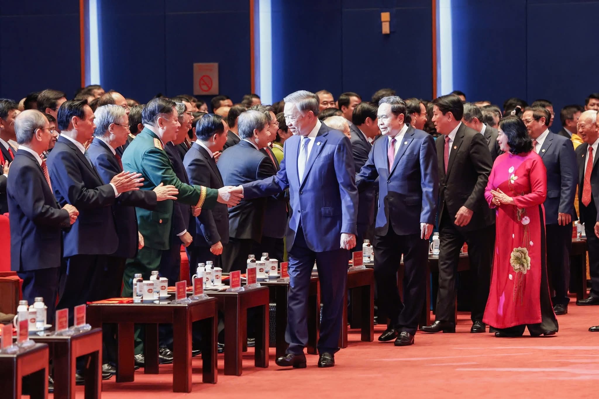 Đồng chí Tổ Bí thư, Chủ tịch nước Tô Lâm cùng các đồng chí lãnh đạo, nguyên lãnh đạo Đảng, Nhà nước tham dự Đại hội