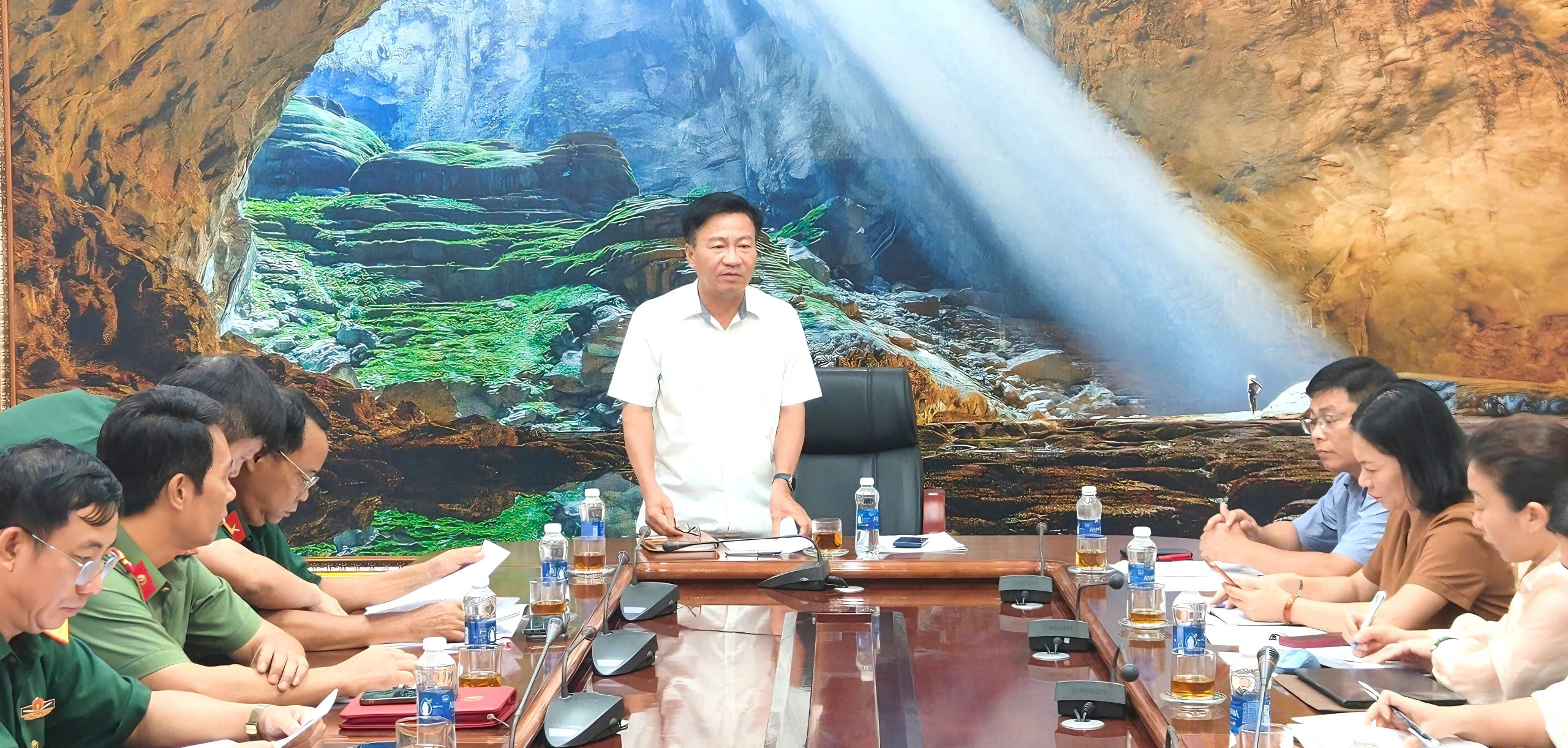 Đồng chí Đào Mạnh Hùng, UVBTV Tỉnh ủy, Phó Chủ tịch Thường trực Ủy ban MTTQ Việt Nam tỉnh phát biểu chỉ đạo Hội nghị