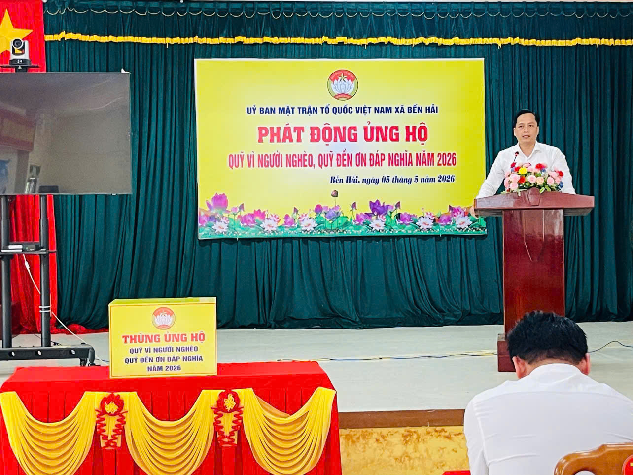 Bí thư Đảng ủy, Chủ tịch HĐND xã Dương Đức Hạnh phát biểu tại buổi lễ