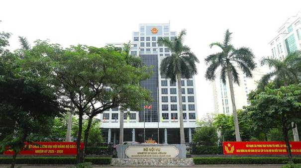 SẮP XẾP BỘ MÁY: ĐIỀU KIỆN, TIÊU CHUẨN tiếp nhận CÁN BỘ KHÔNG CHUYÊN TRÁCH vào CÔNG CHỨC- Ảnh 1.