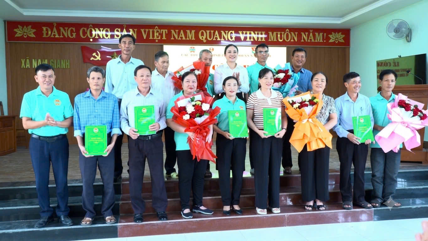 XÃ NAM GIANH CÔNG BỐ CÁC QUYẾT ĐỊNH THÀNH LẬP CHI HỘI, CHI ĐOÀN VÀ CÔNG TÁC CÁN BỘ SAU SÁP NHẬP THÔN