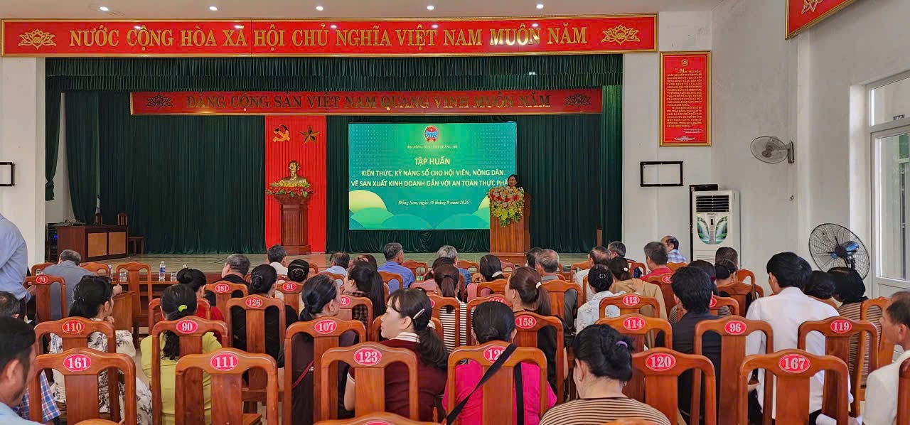 Toàn cảnh hội nghị tâph huấn của hội Nông dân phường