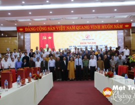 Các đại biểu tham dự Hội nghị chụp ảnh lưu niệm